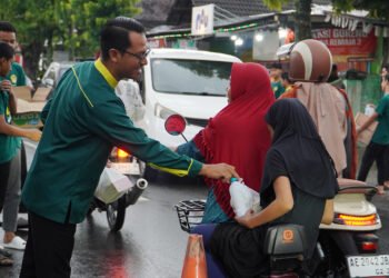 Tebar Kebaikan Ramadhan, LDII Ngawi Gelar Aksi Berbagi Takjil